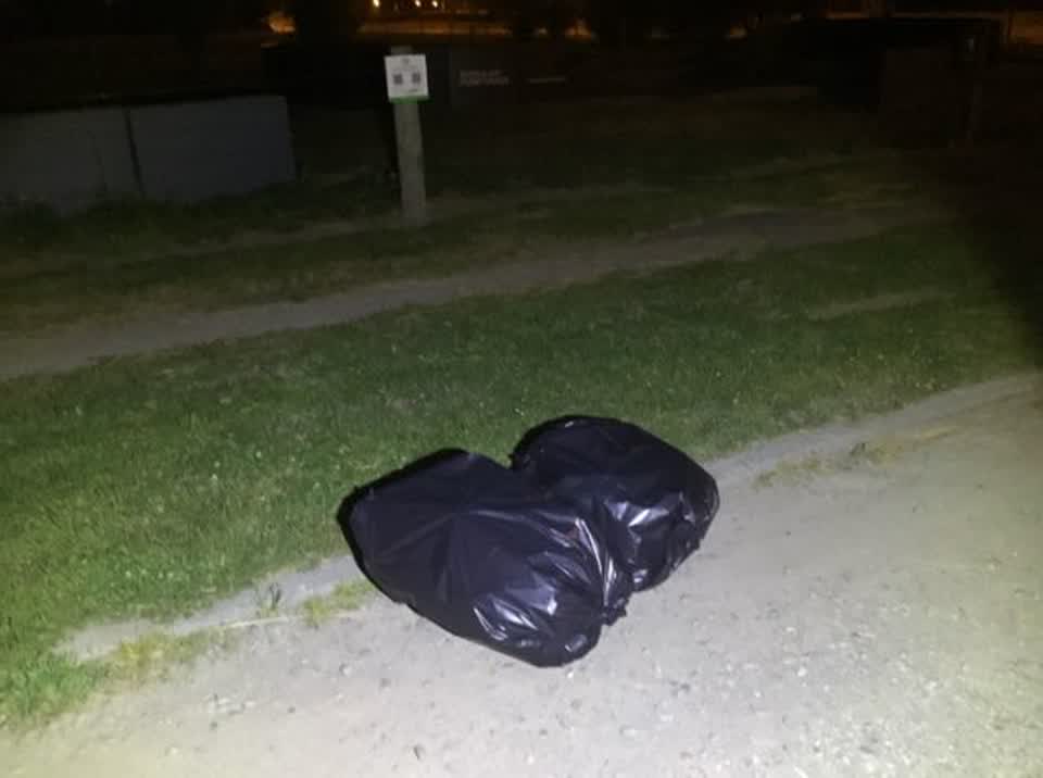 The photograph attached to this rubbish/recycling report