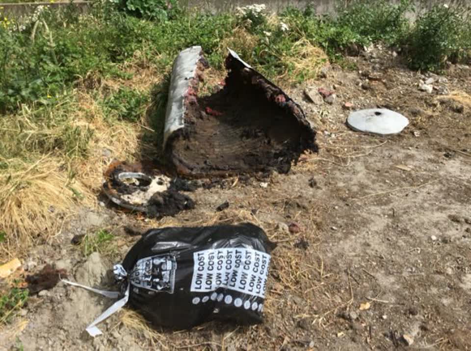 The photograph attached to this rubbish/recycling report