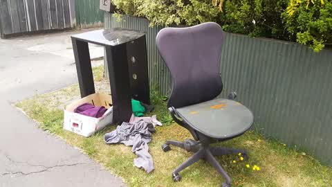 Rubbish/Recycling, a report photo