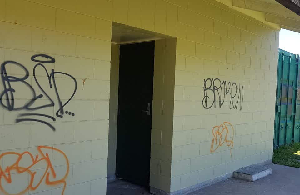 The photograph attached to this graffiti report