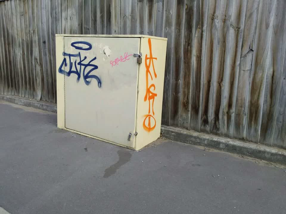 The photograph attached to this graffiti report