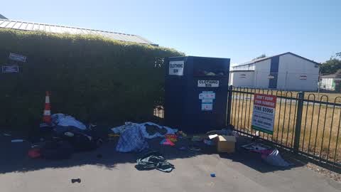 Rubbish/Recycling, a report photo