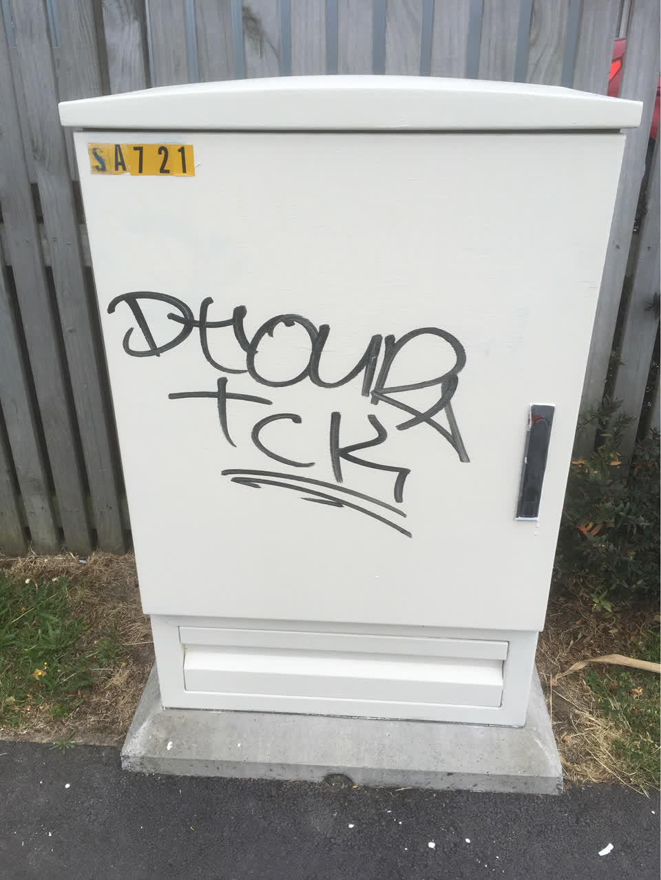 The photograph attached to this graffiti report