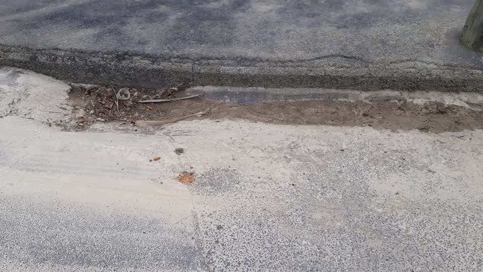 The photograph attached to this roading/streets report