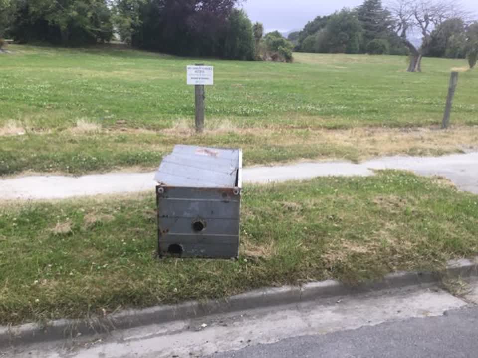 The photograph attached to this rubbish/recycling report