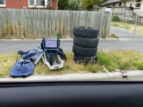 Rubbish/Recycling, a report photo