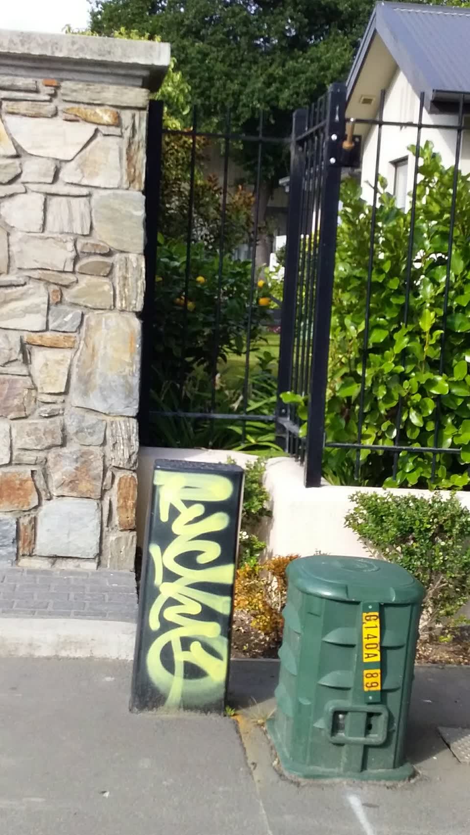 The photograph attached to this graffiti report