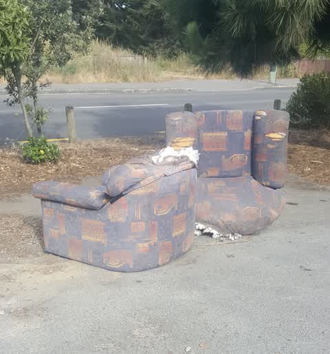 Rubbish/Recycling, a report photo