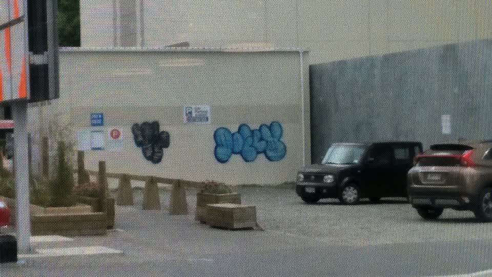 The photograph attached to this graffiti report