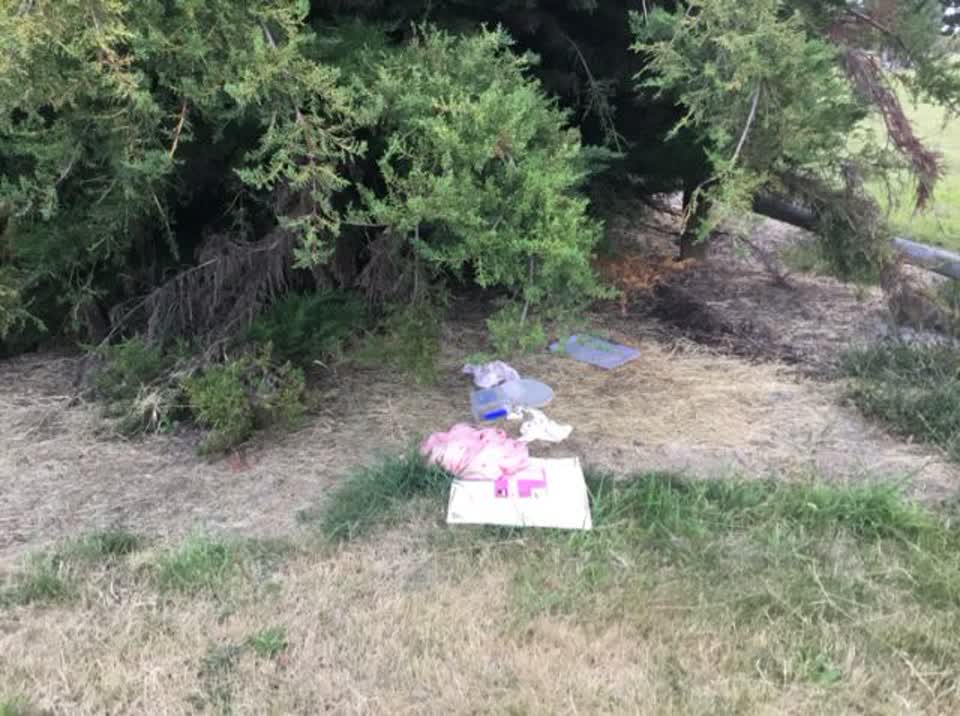 The photograph attached to this rubbish/recycling report