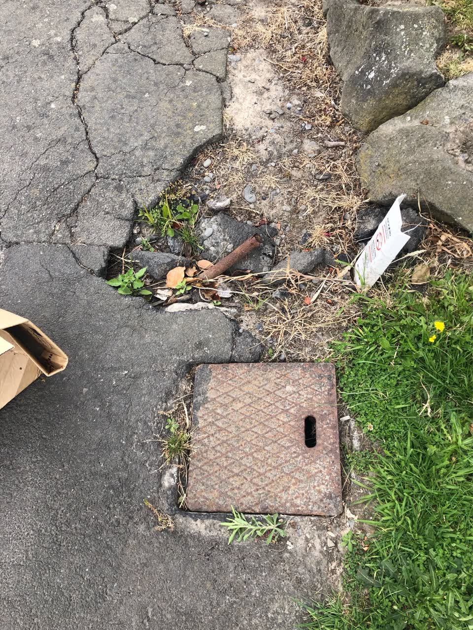 The photograph attached to this roading/streets report
