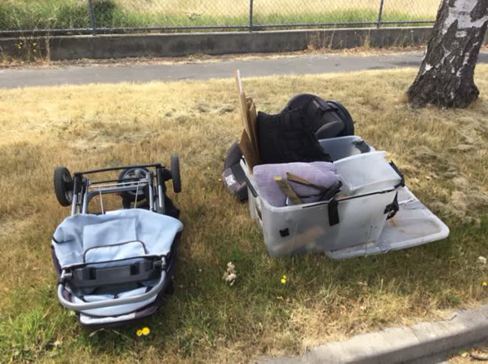 The photograph attached to this rubbish/recycling report