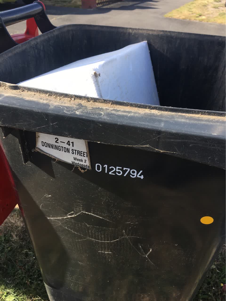The photograph attached to this rubbish/recycling report