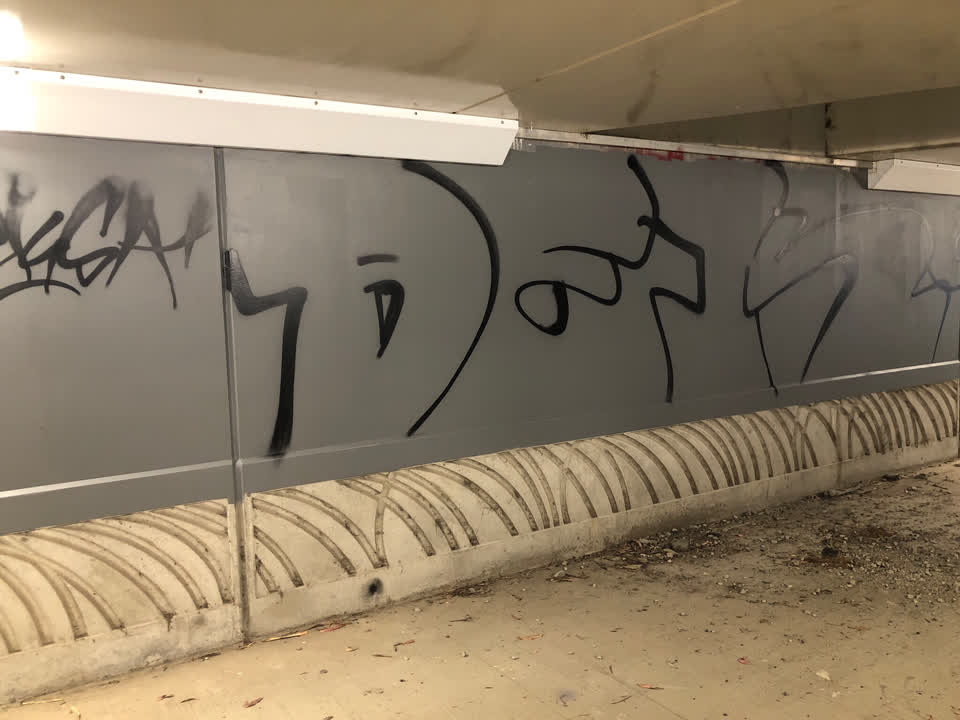 The photograph attached to this graffiti report