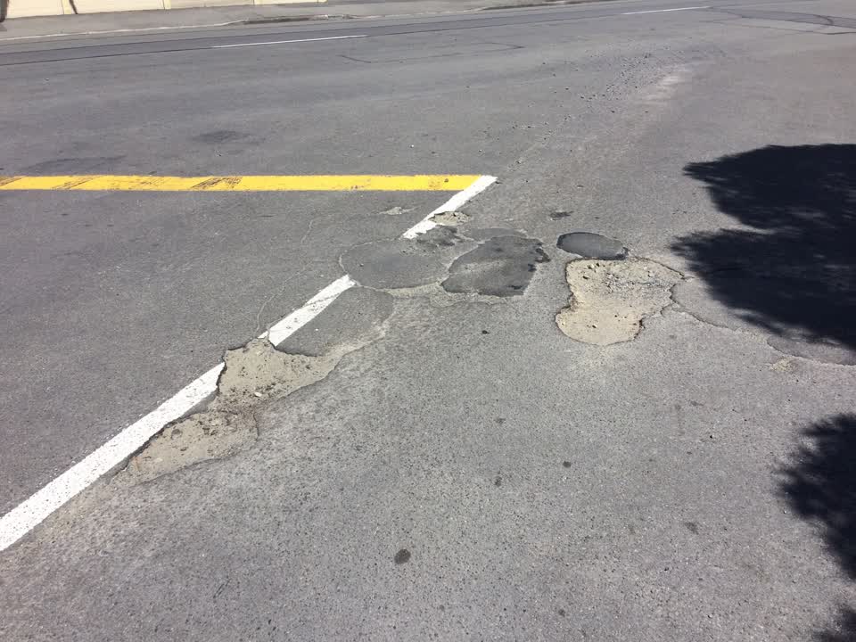 The photograph attached to this roading/streets report