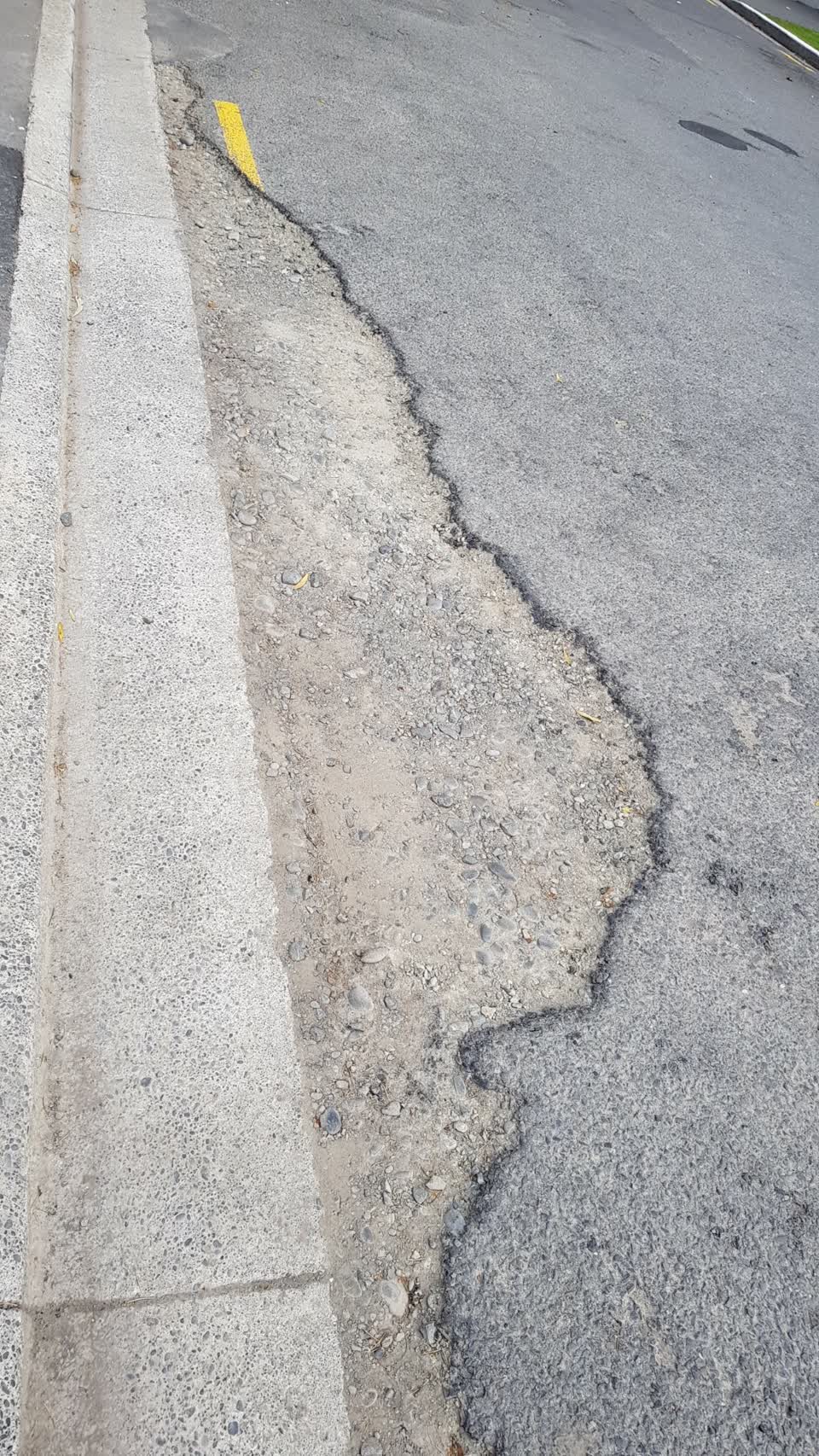 The photograph attached to this roading/streets report