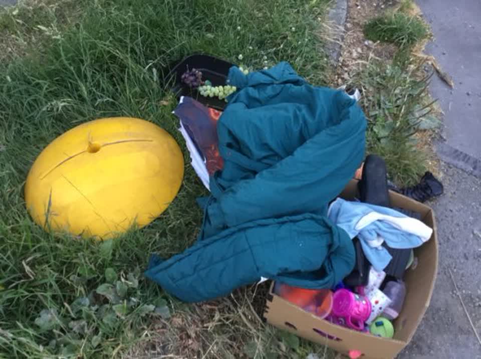 The photograph attached to this rubbish/recycling report
