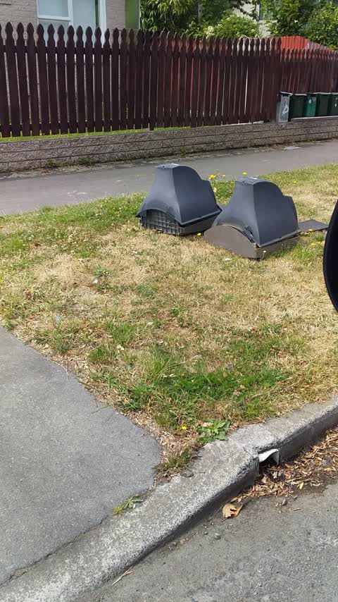 Rubbish/Recycling, a report photo