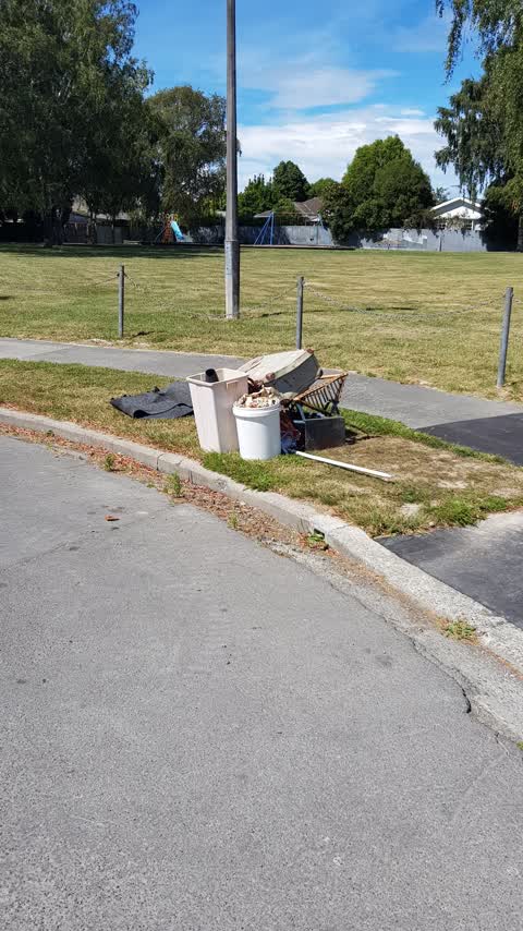 Rubbish/Recycling, a report photo