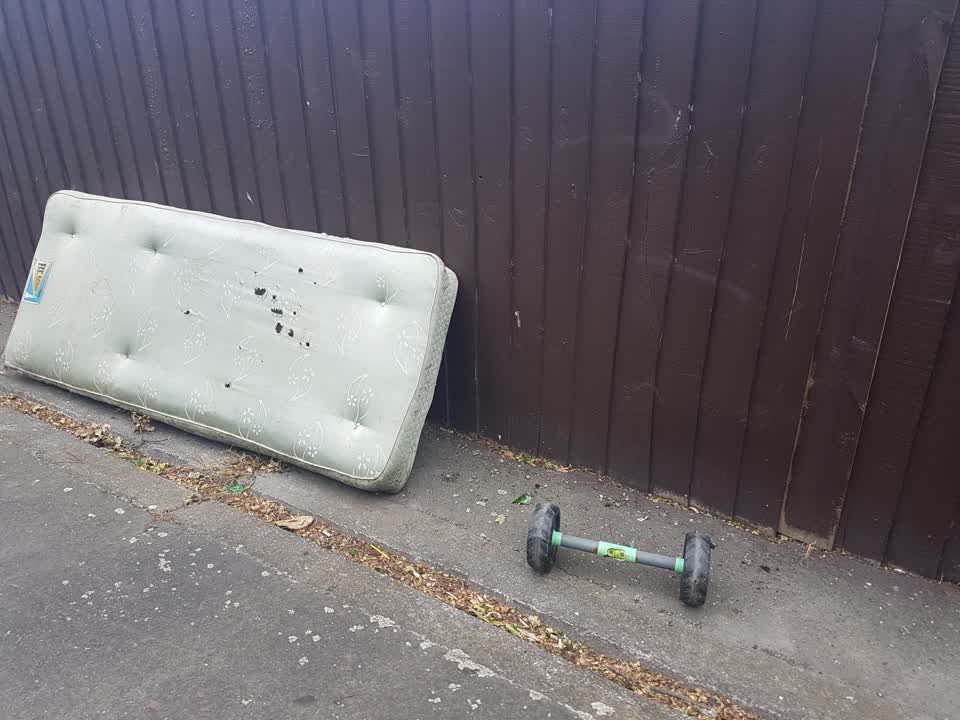 The photograph attached to this rubbish/recycling report