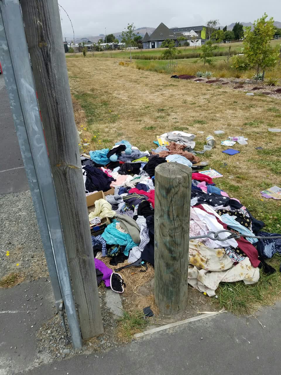 The photograph attached to this rubbish/recycling report