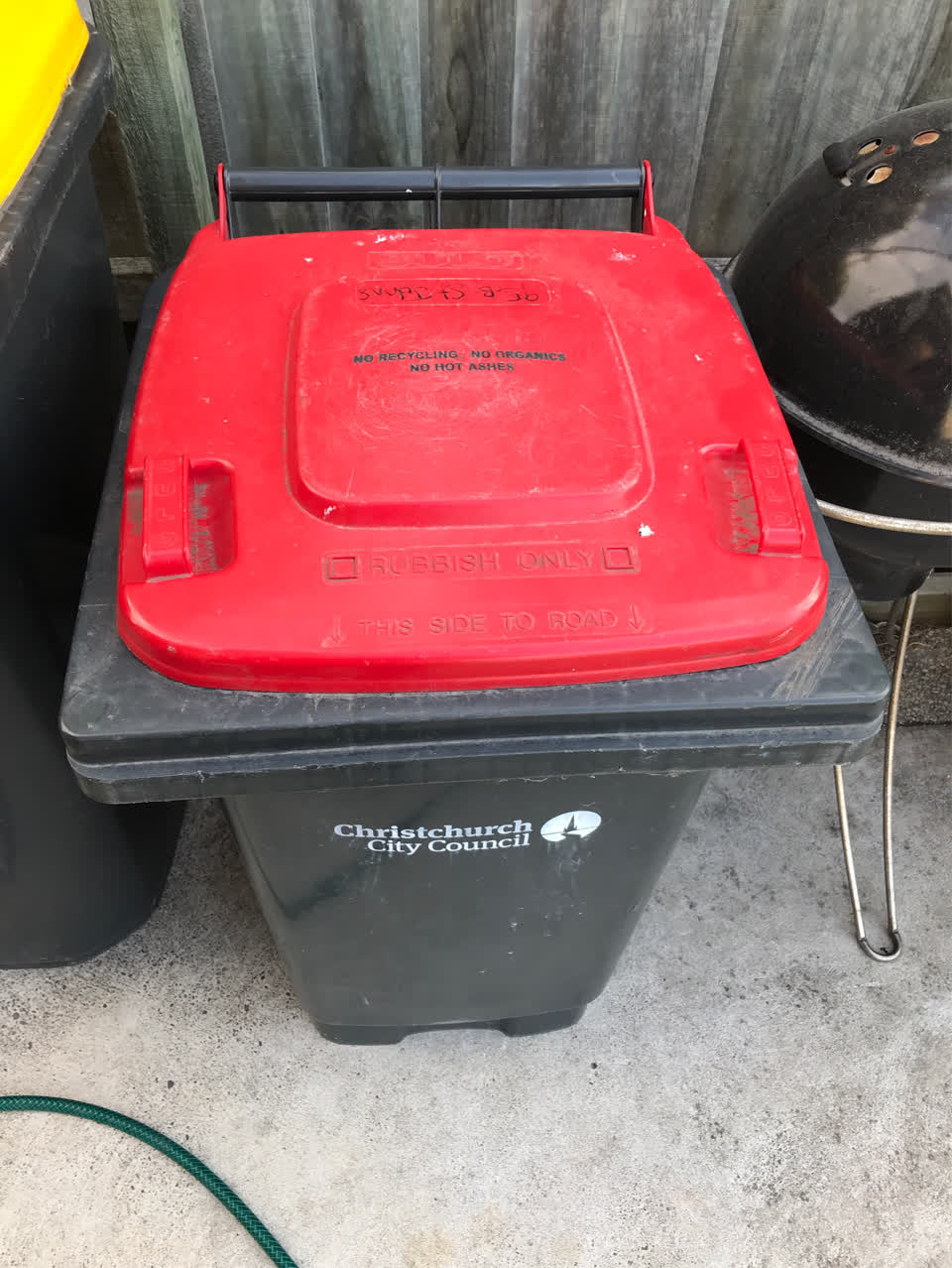 The photograph attached to this rubbish/recycling report