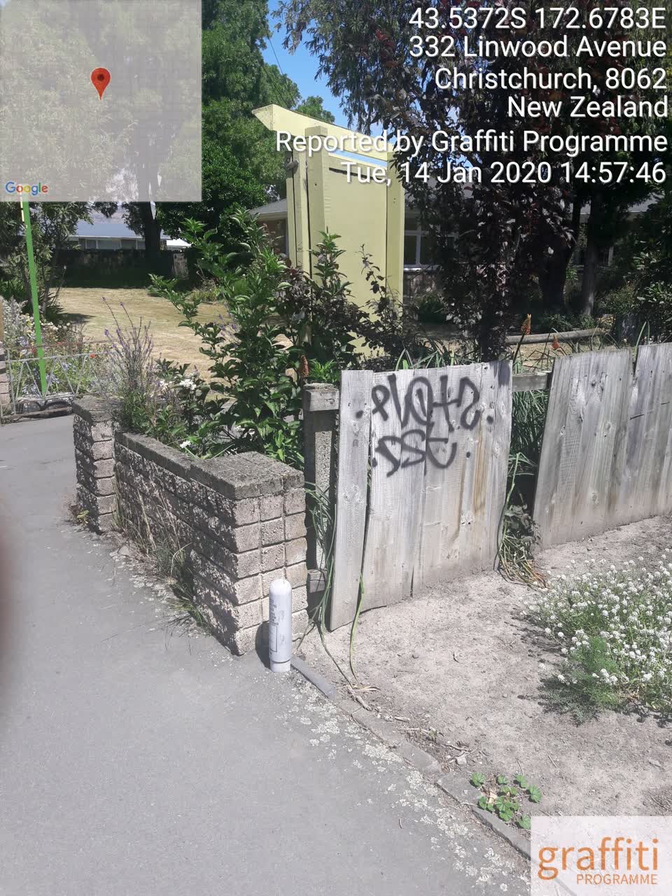 The photograph attached to this graffiti report