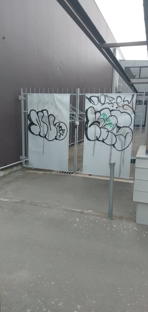 Graffiti, a report photo