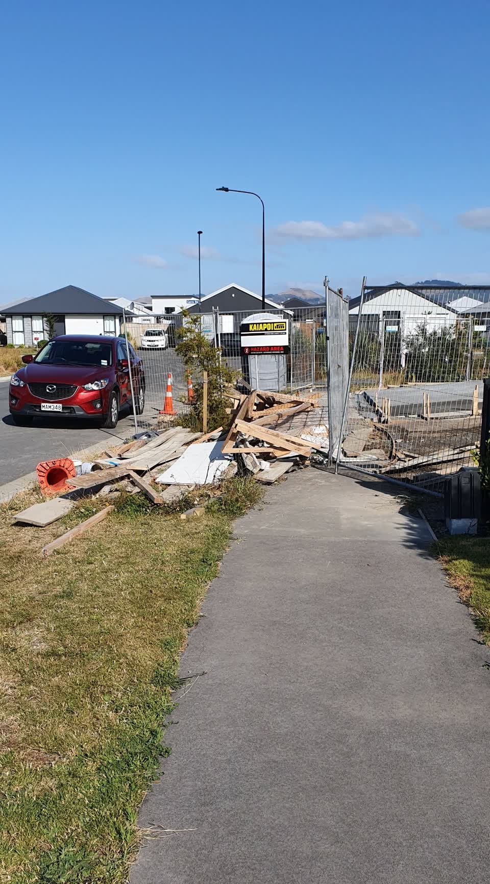 The photograph attached to this roading/streets report
