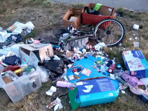 Rubbish/Recycling, a report photo
