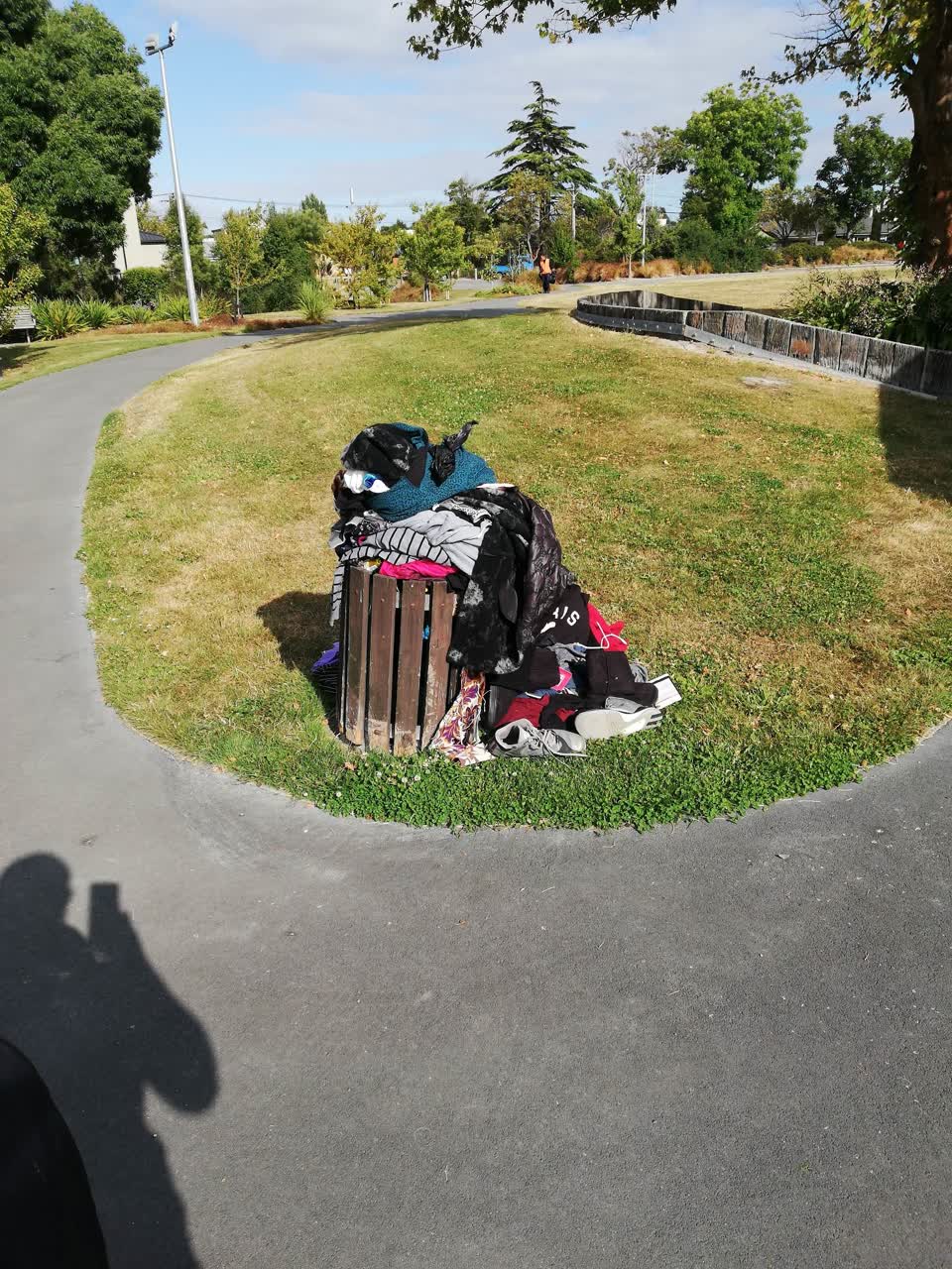 The photograph attached to this rubbish/recycling report