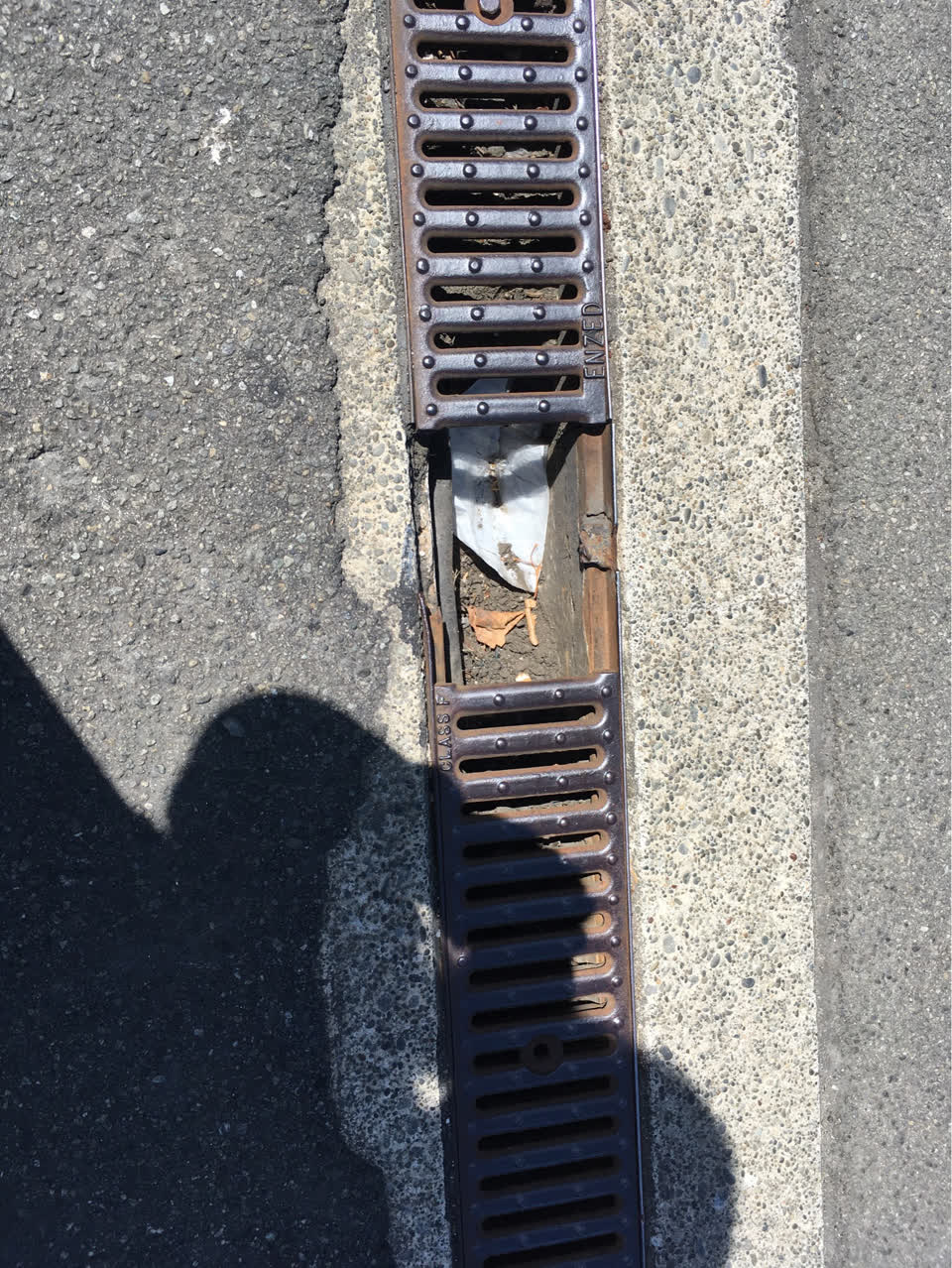 The photograph attached to this roading/streets report