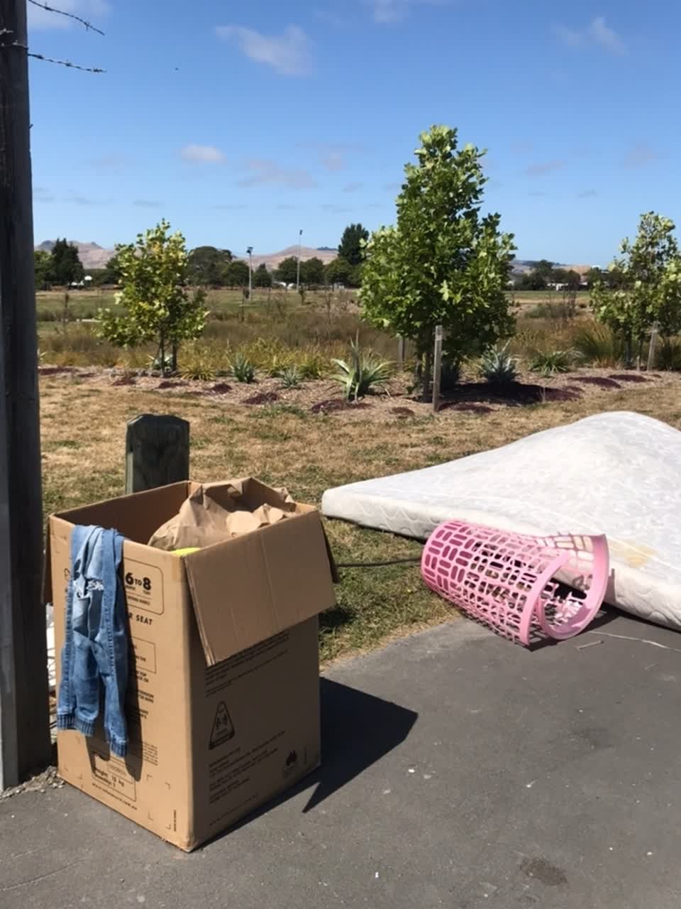 The photograph attached to this rubbish/recycling report
