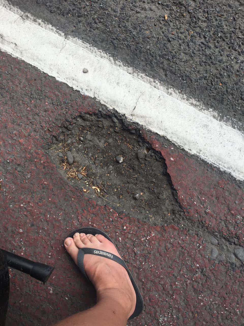 The photograph attached to this roading/streets report