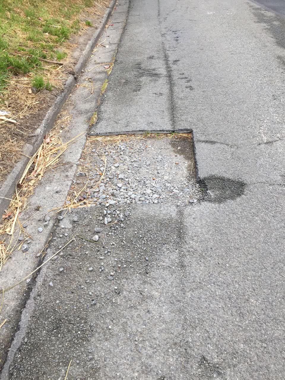 The photograph attached to this roading/streets report