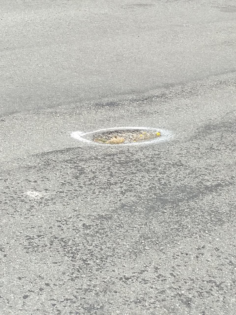 The photograph attached to this roading/streets report