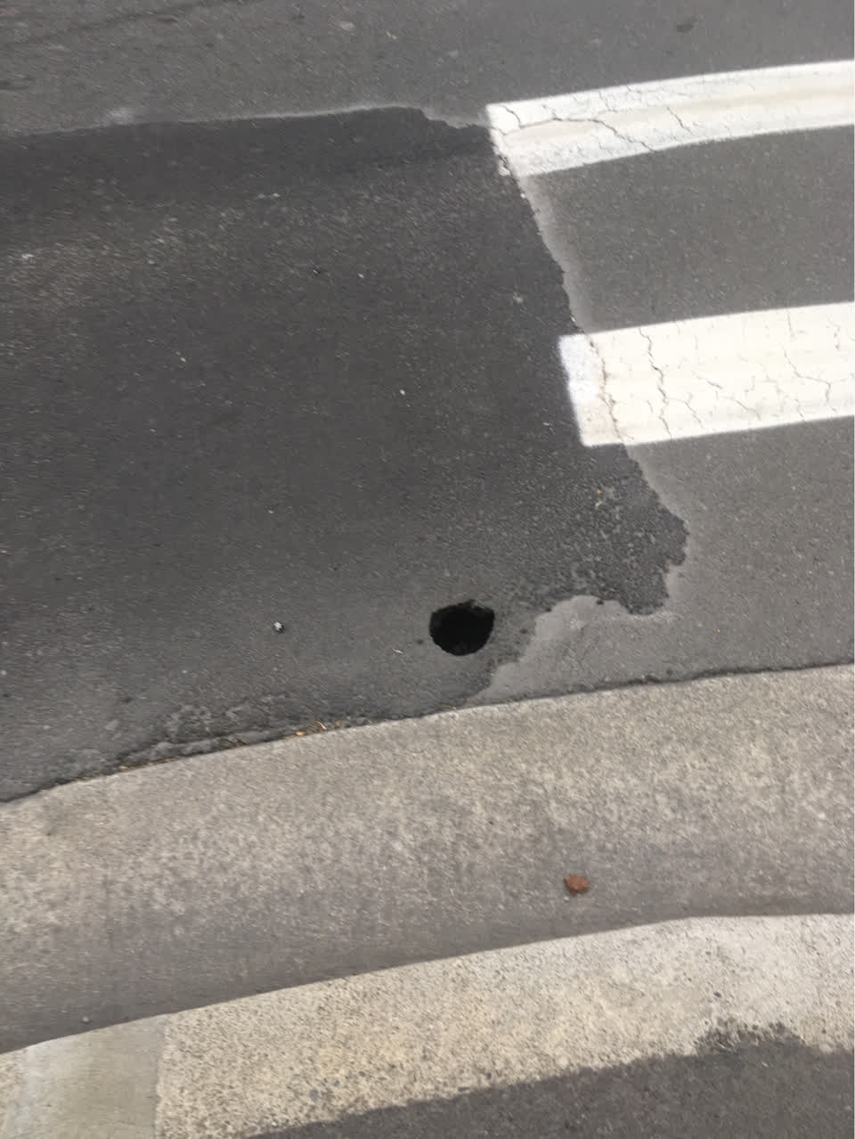The photograph attached to this roading/streets report