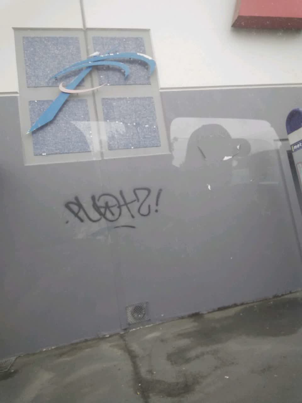 The photograph attached to this graffiti report