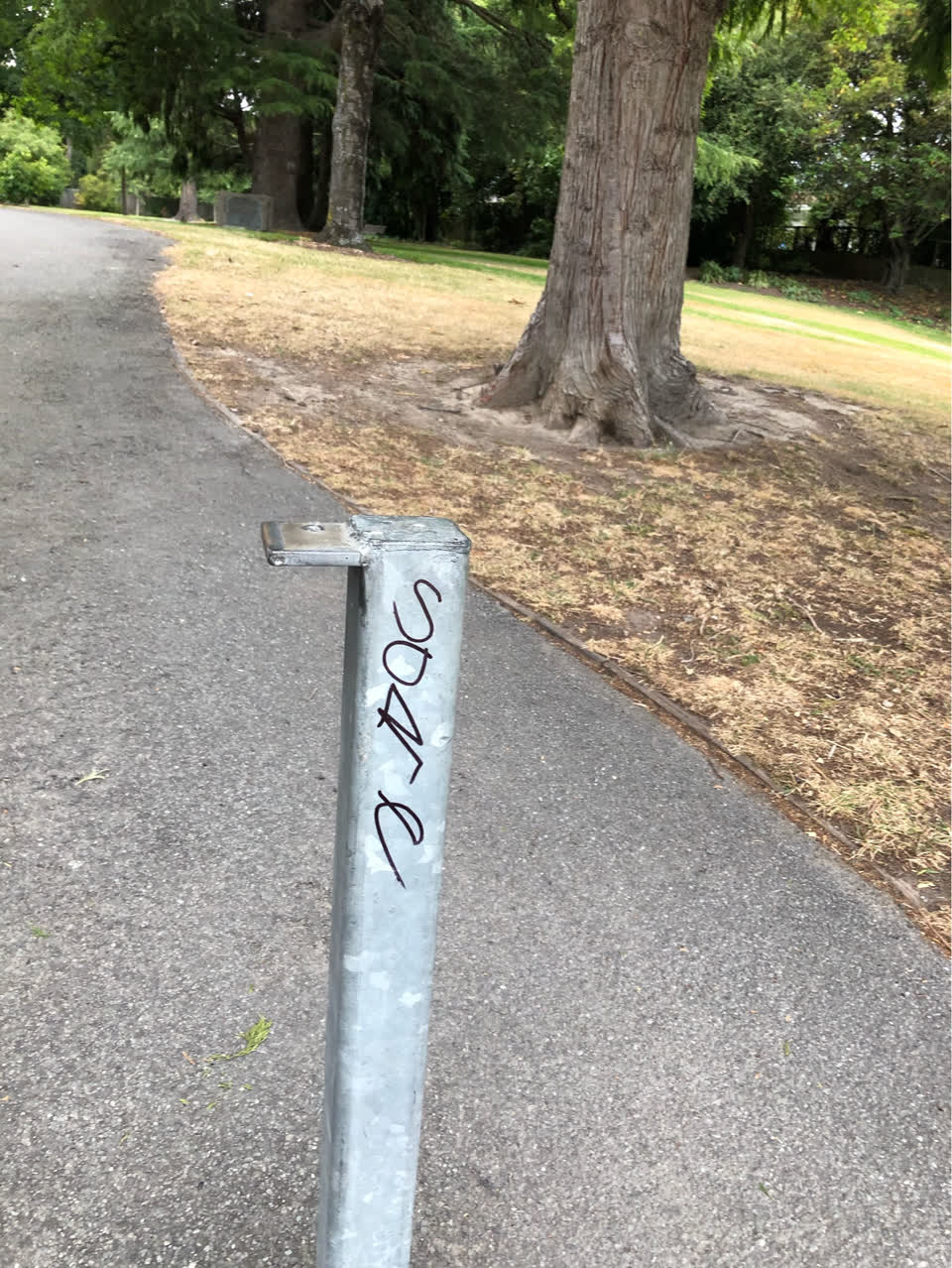 The photograph attached to this graffiti report