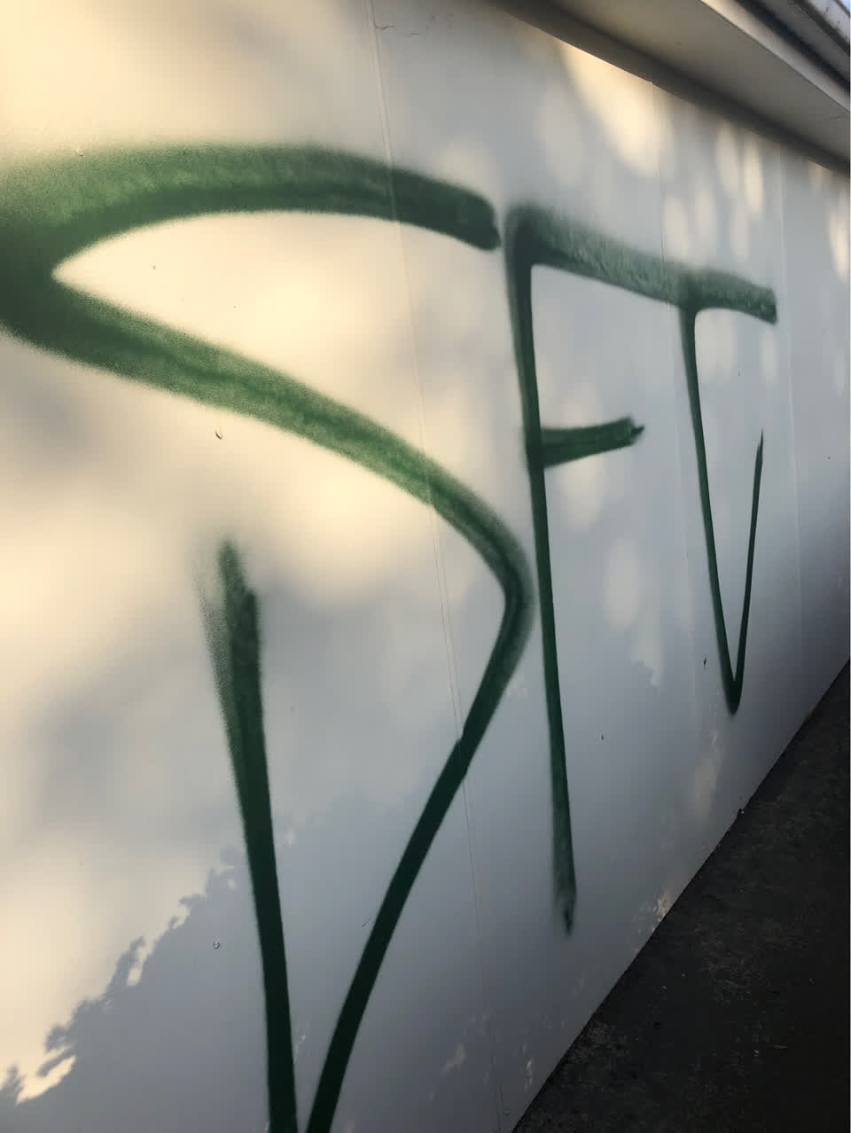 The photograph attached to this graffiti report