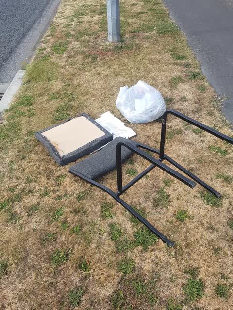 Rubbish/Recycling, a report photo