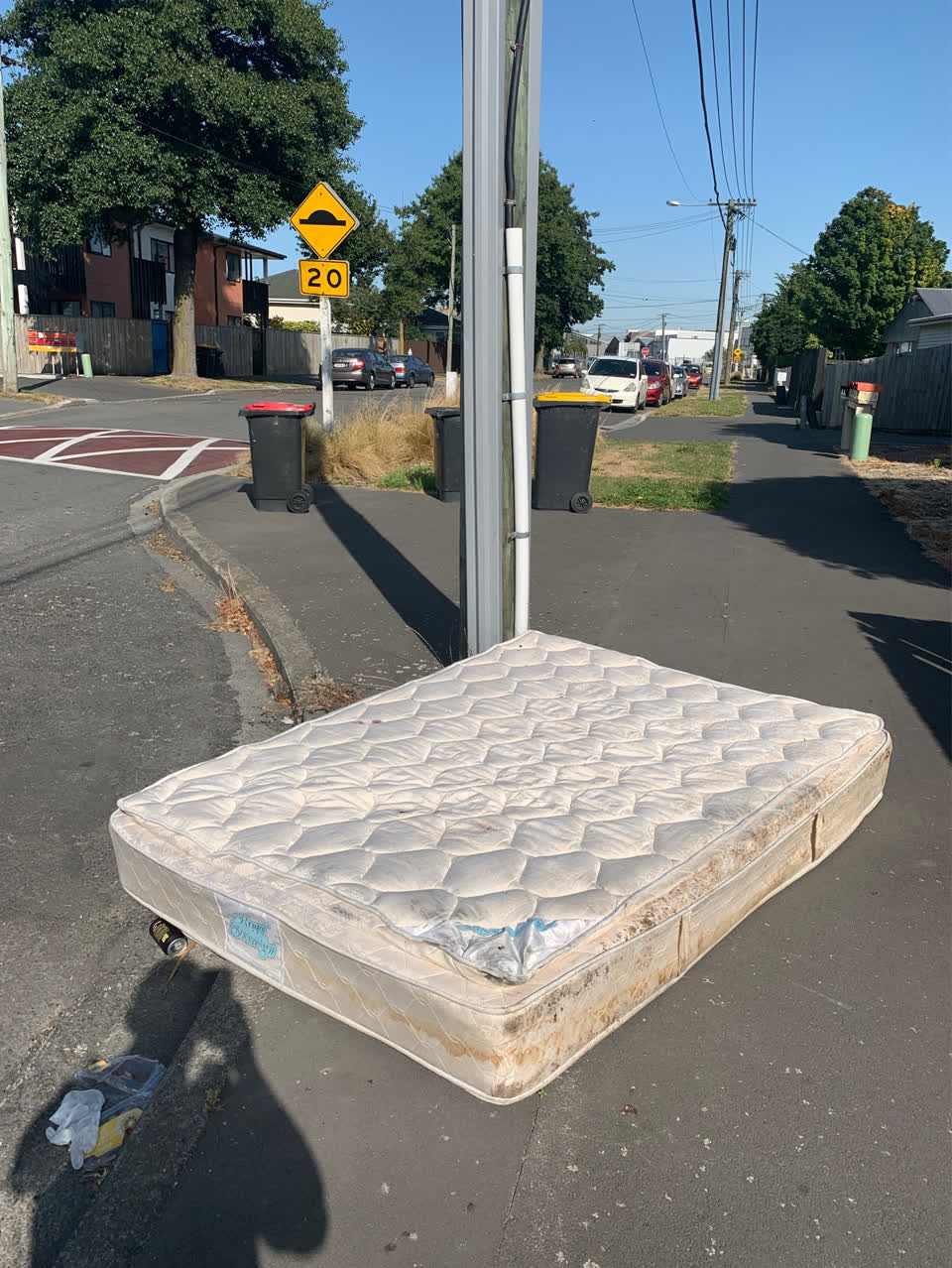 The photograph attached to this rubbish/recycling report