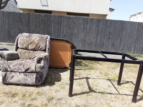 Rubbish/Recycling, a report photo
