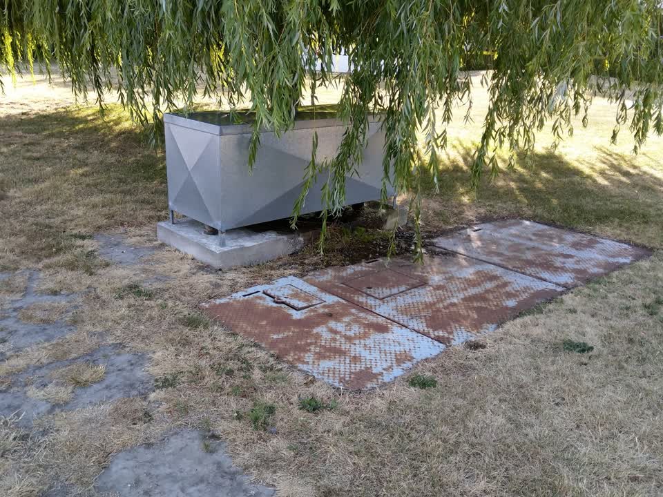 The photograph attached to this water supply report