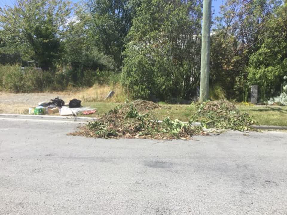 The photograph attached to this rubbish/recycling report