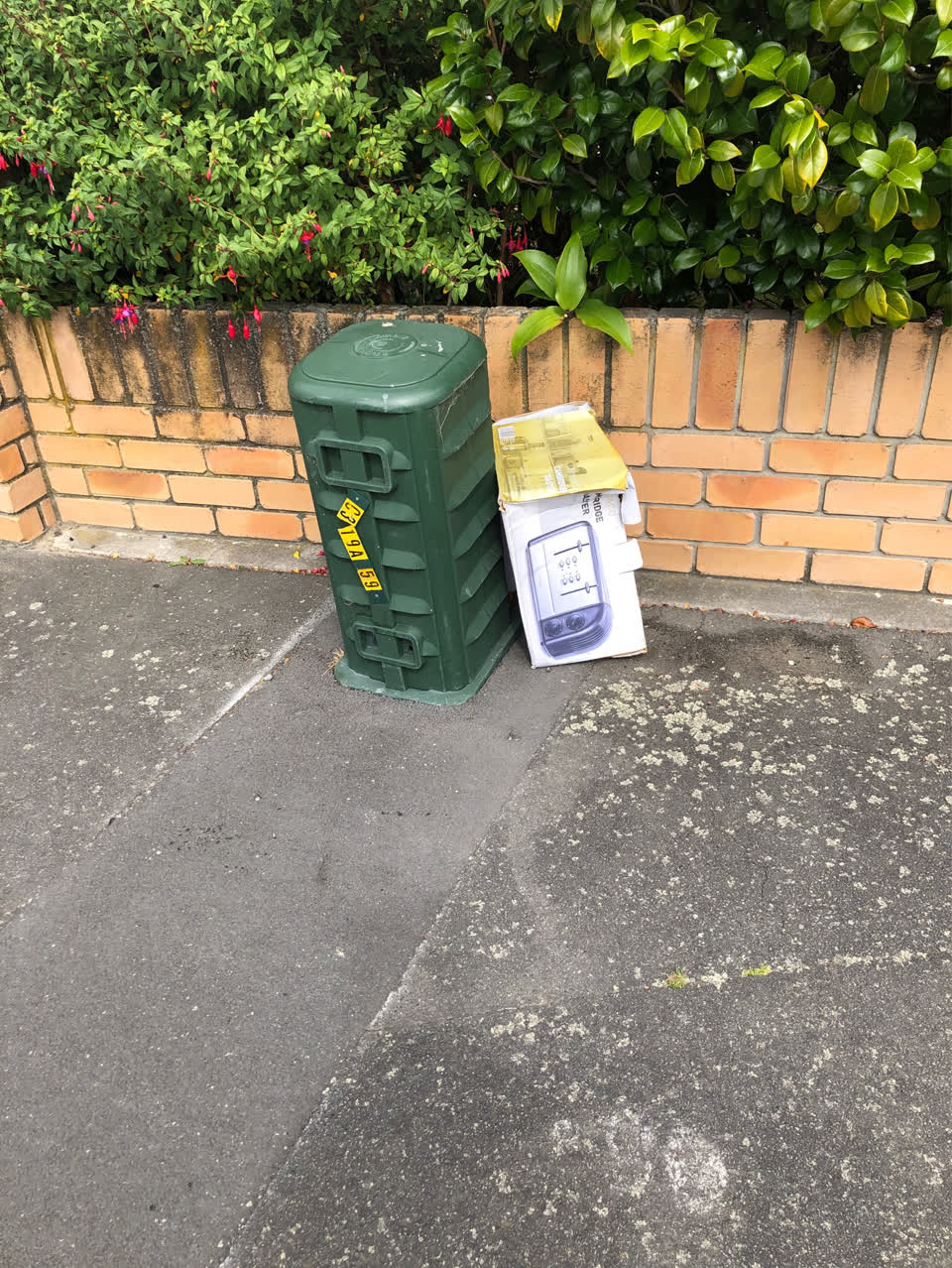 The photograph attached to this rubbish/recycling report