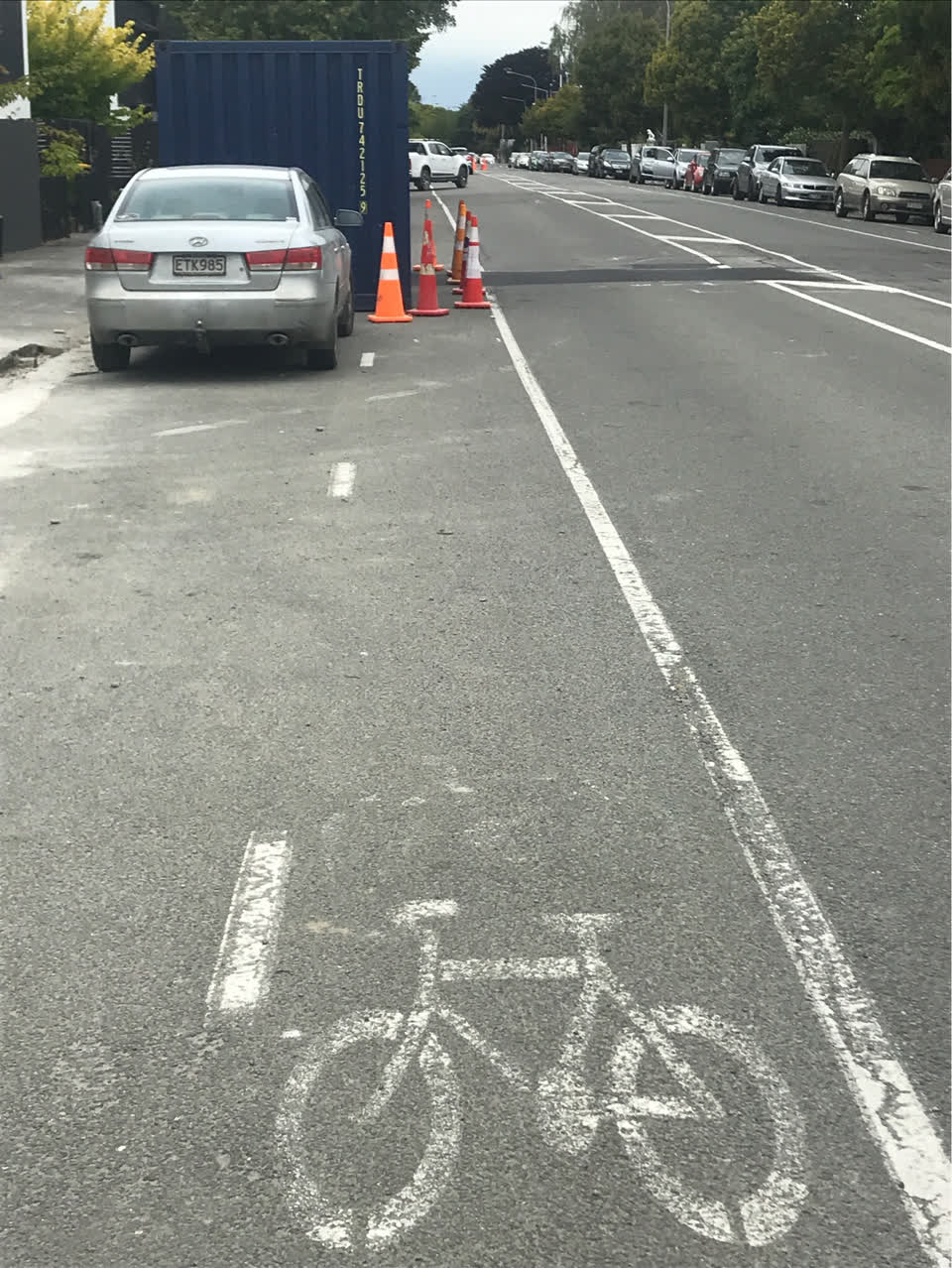 The photograph attached to this roading/streets report