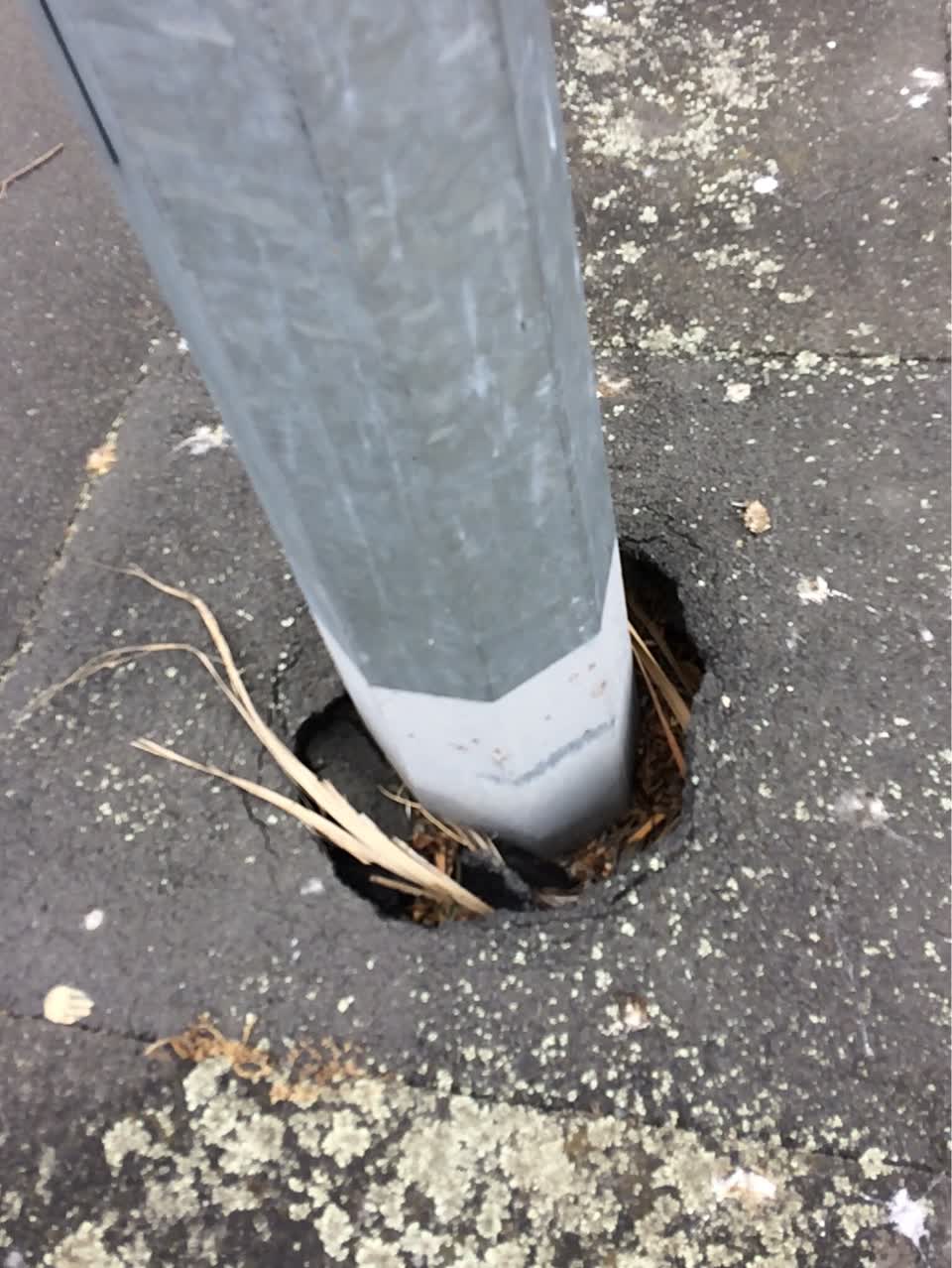 The photograph attached to this roading/streets report