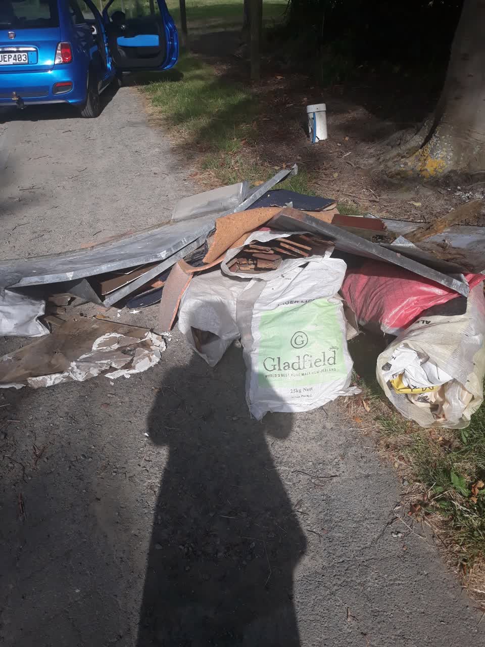 The photograph attached to this rubbish/recycling report