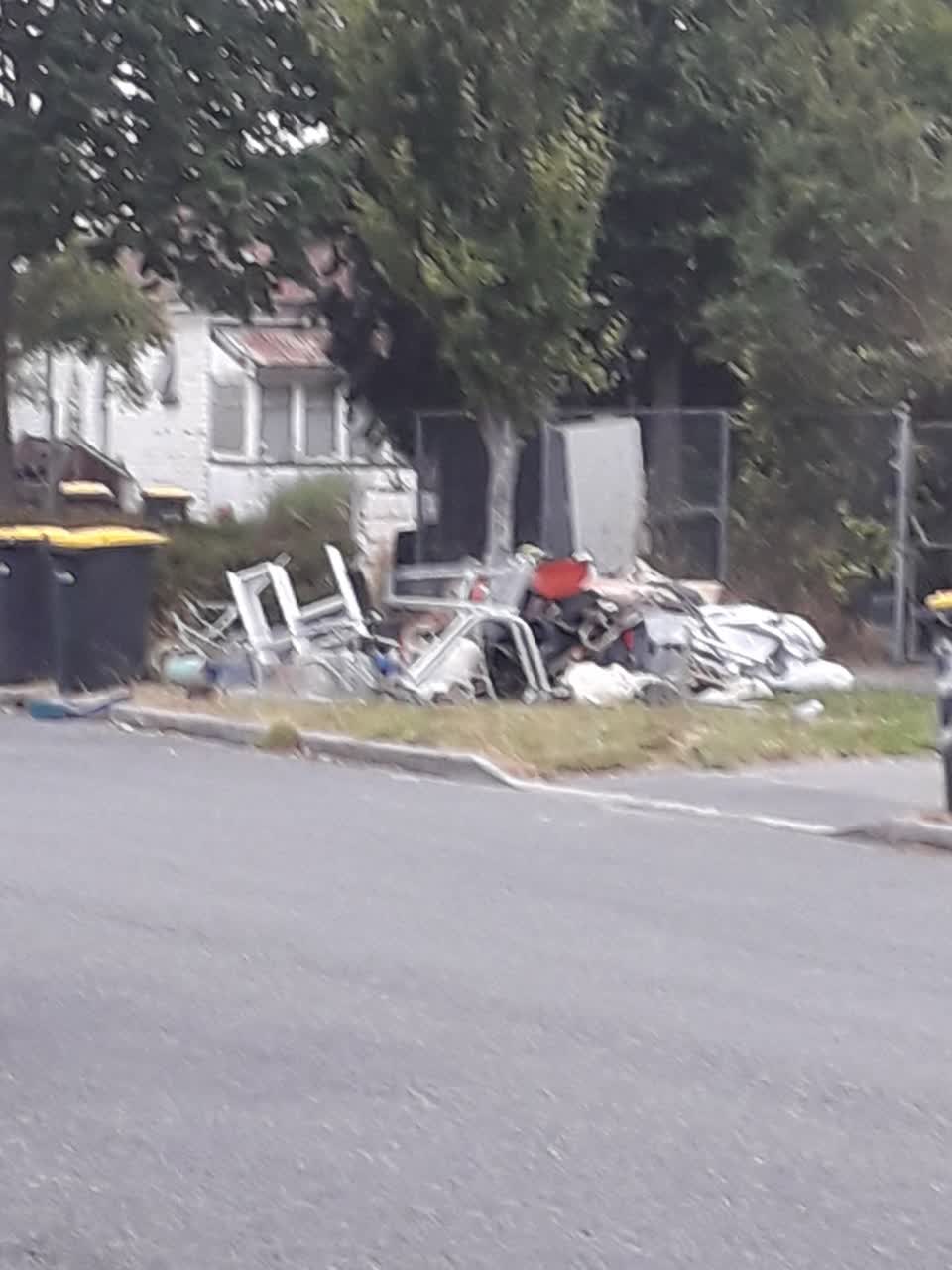 The photograph attached to this rubbish/recycling report